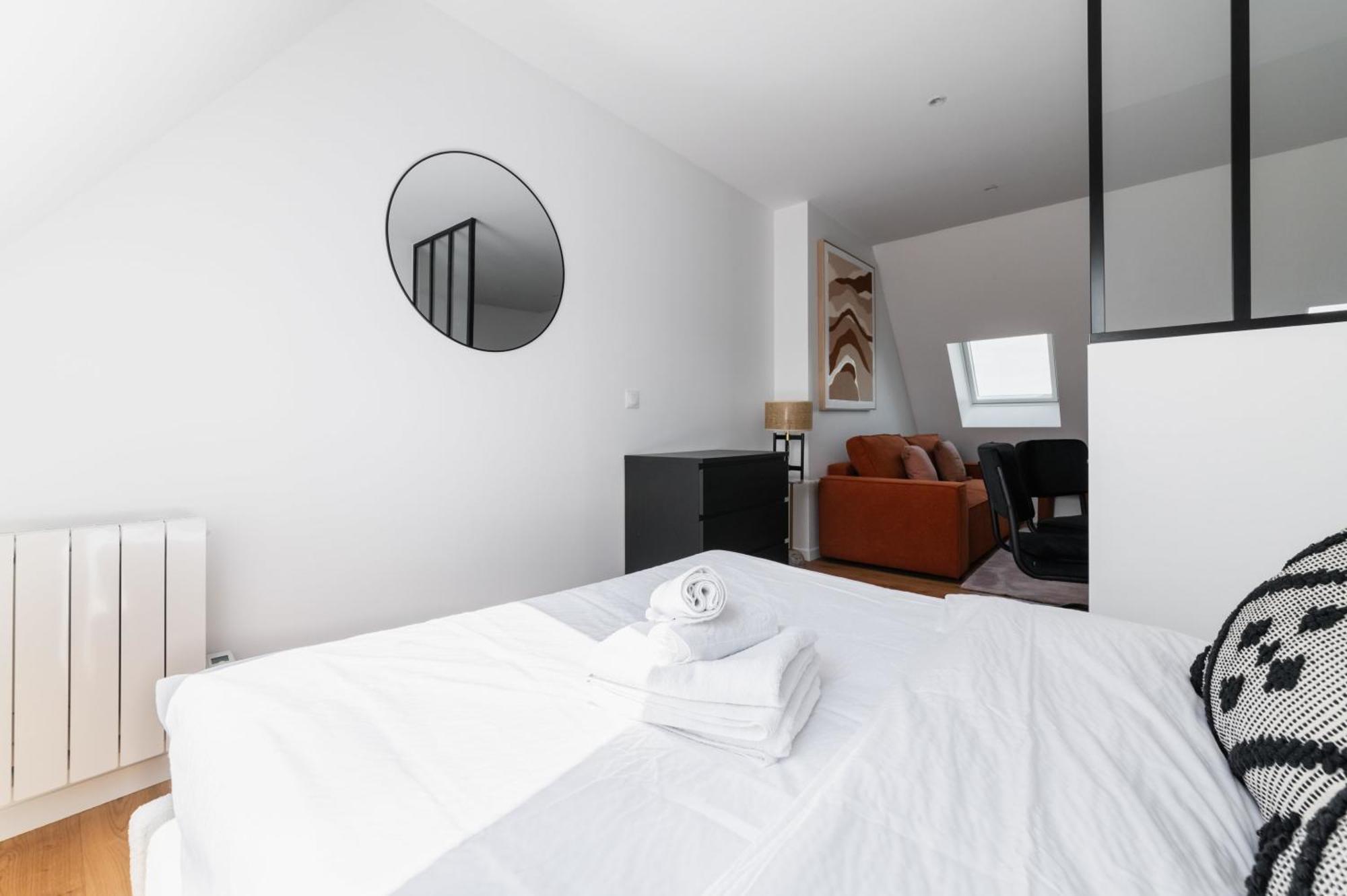 Apartamento 2 Pieces Refait A Neuf Dernier Etage - Paris 19 - 4P - Flat-Guest Exterior foto